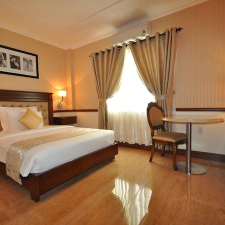 Central Hotel & Residences Swimming Pool Ho Chi Minh City Bagian luar foto