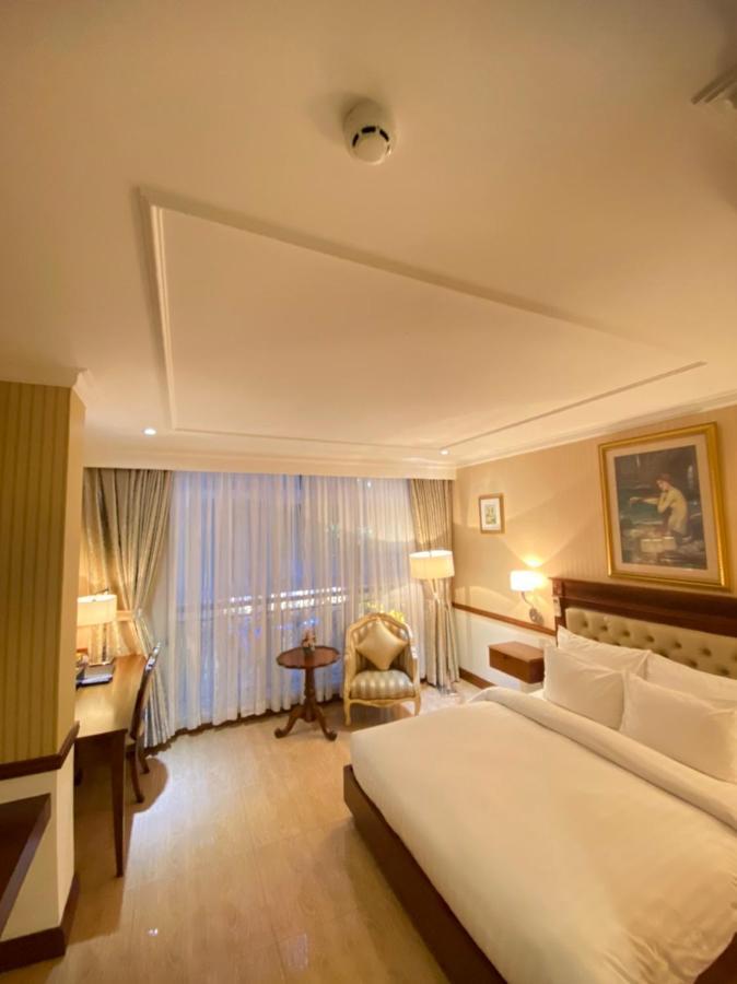Central Hotel & Residences Swimming Pool Ho Chi Minh City Bagian luar foto