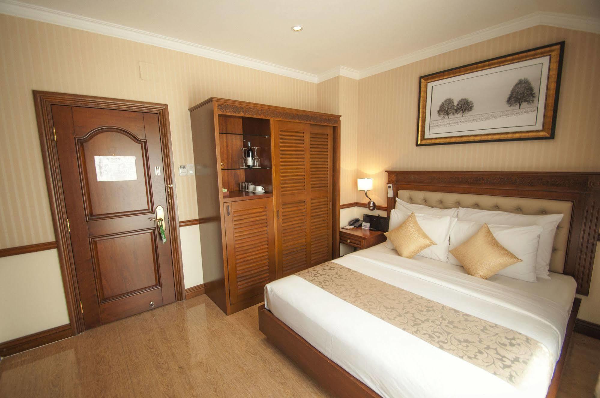 Central Hotel & Residences Swimming Pool Ho Chi Minh City Bagian luar foto